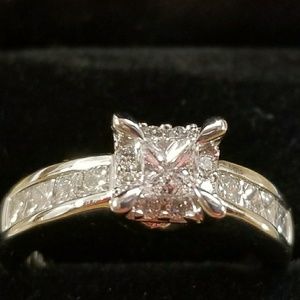 Diamond engagement ring